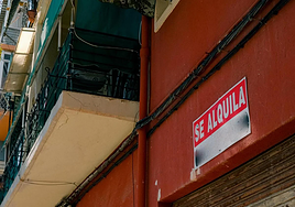 Cartel de alquiler en Alicante.