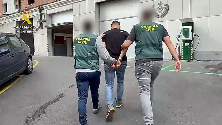 Arrest by the Civil Guard.