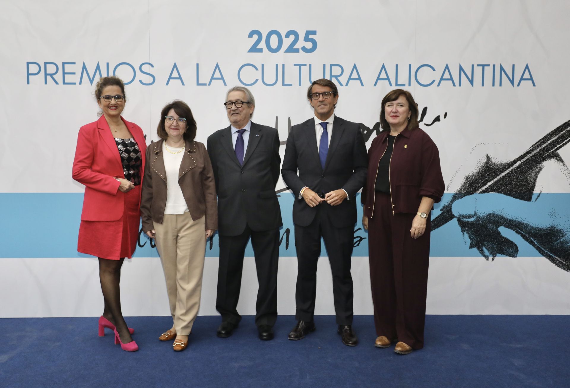 La Diputación reconoce el talento cultural alicantino en los Premios Miguel Hernández