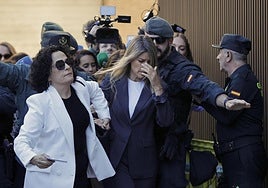 Maribel Vilaplana, a su llegada a los juzgados de Catarrroja.