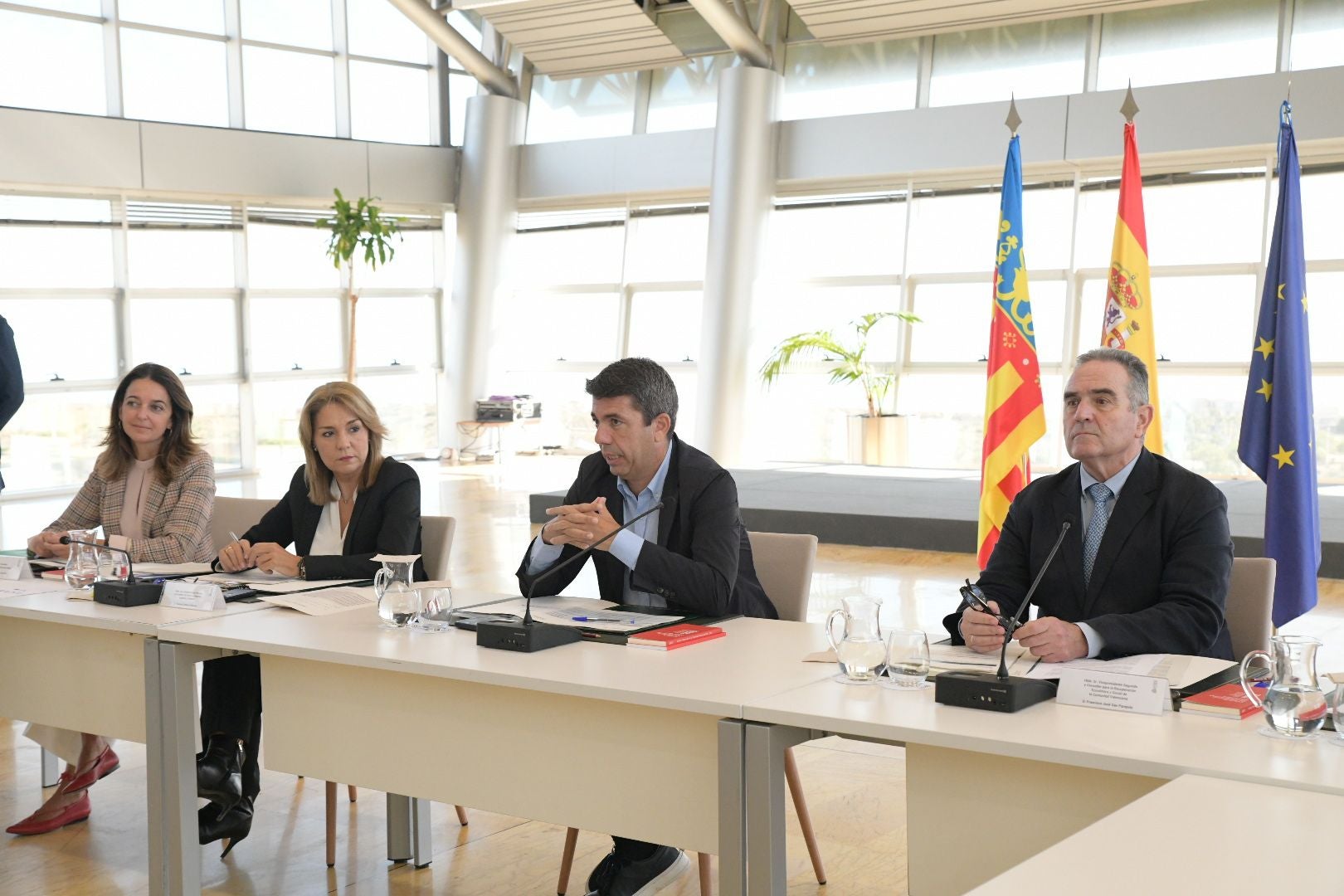 Imagen secundaria 1 - Mazón reúne en Alicante el pleno del Consell en funciones por primera vez desde su dimisión