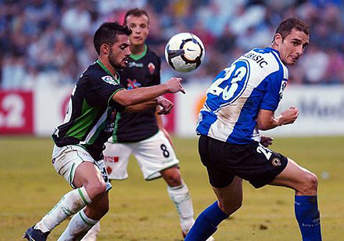 Andrija Delibasic, durante un derbi contra el Elche.