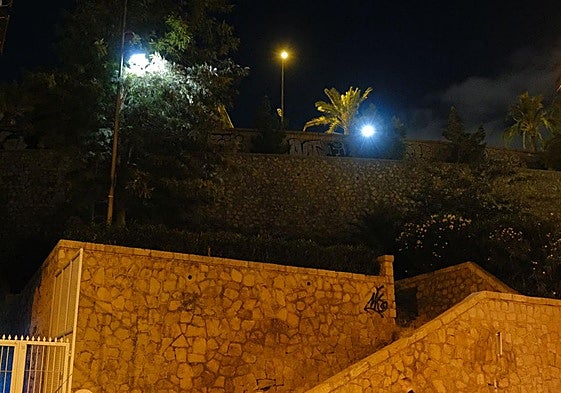 Cornisa donde fue rescatado el chico de 16 años.