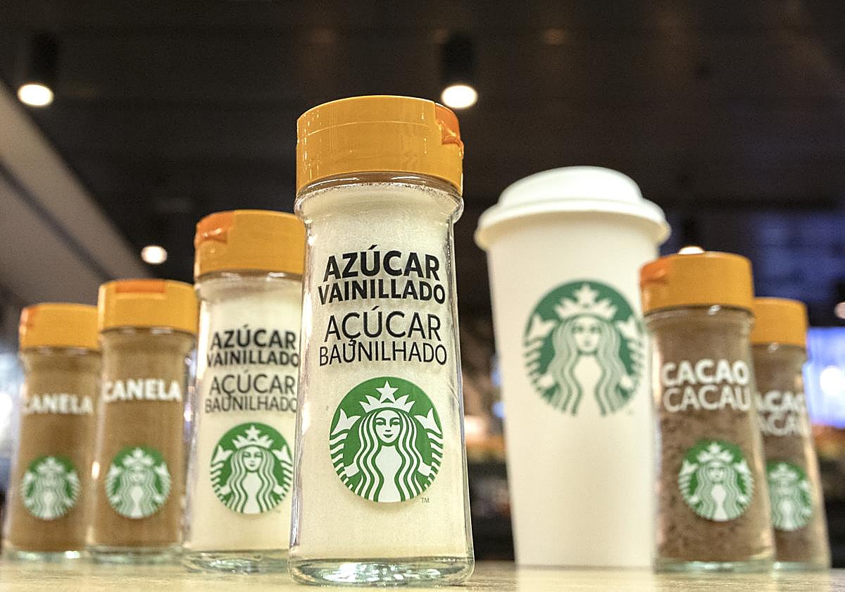 Especies para el café en las tiendas de Starbucks.