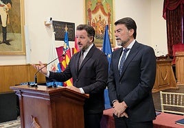 Pablo Ruz y Luis Barcala en el Ayuntamiento de Elche.