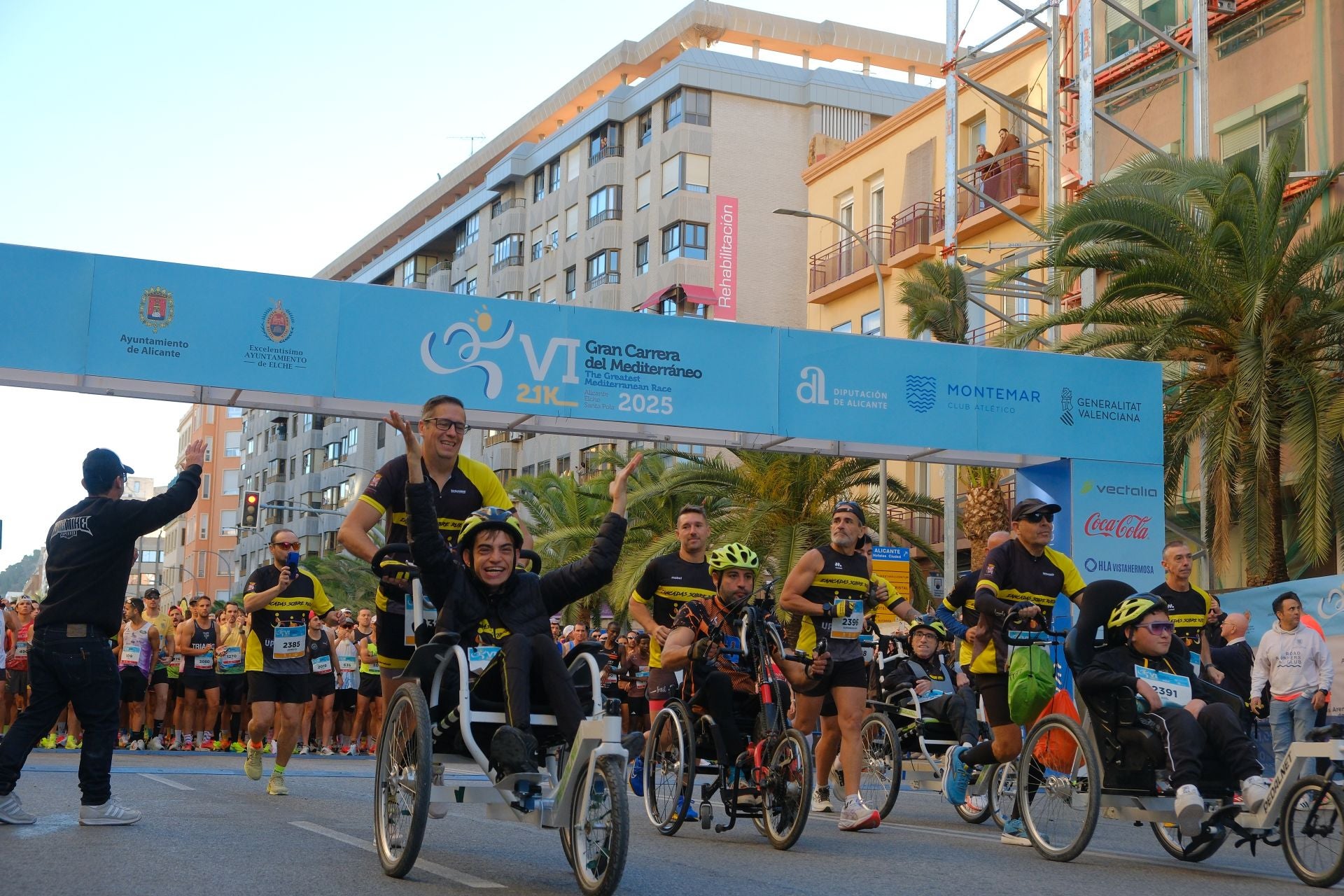 La Carrera del Mediterráneo reúne a 5.000 atletas y abre el mes del gran deporte en Alicante