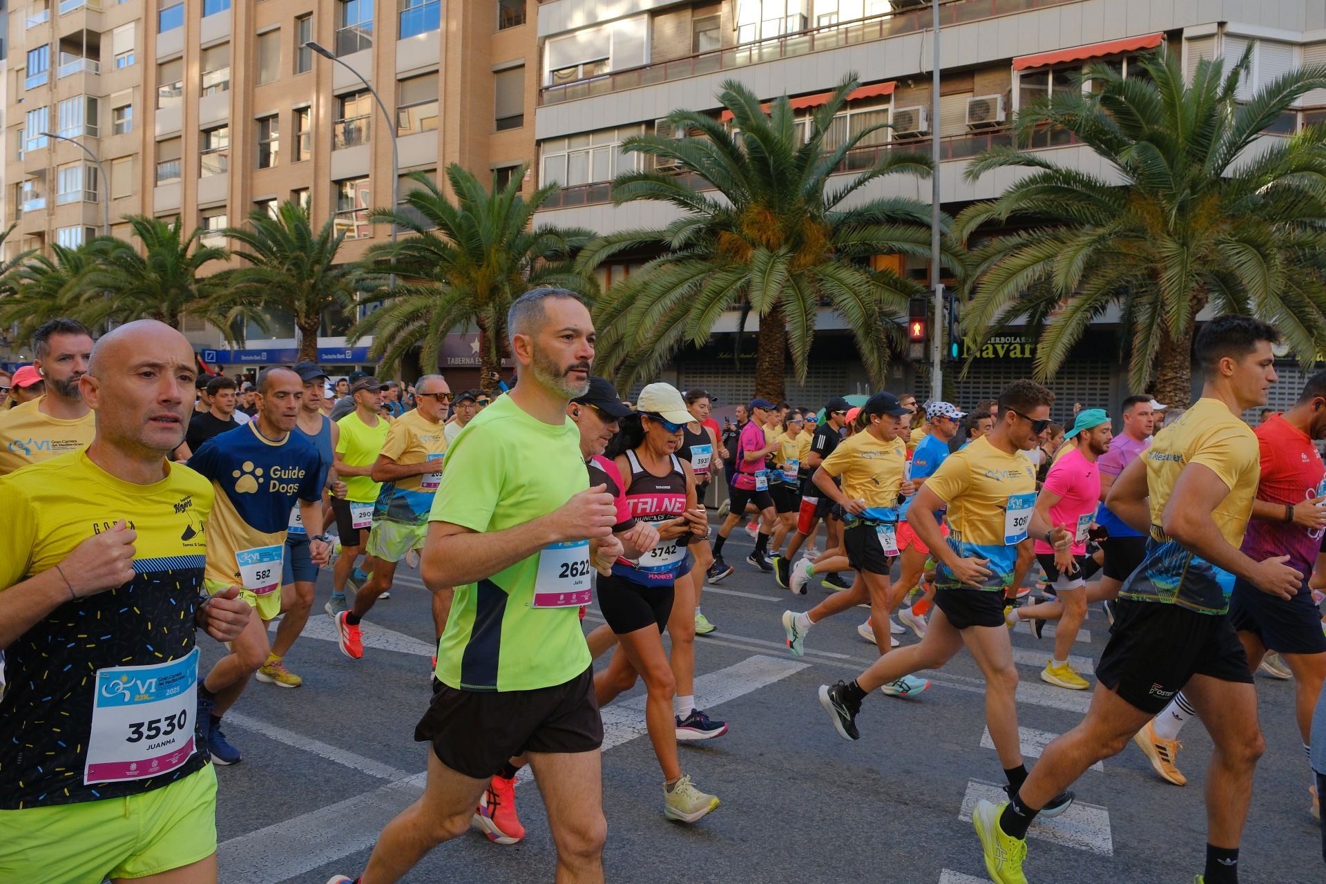 La Carrera del Mediterráneo reúne a 5.000 atletas y abre el mes del gran deporte en Alicante