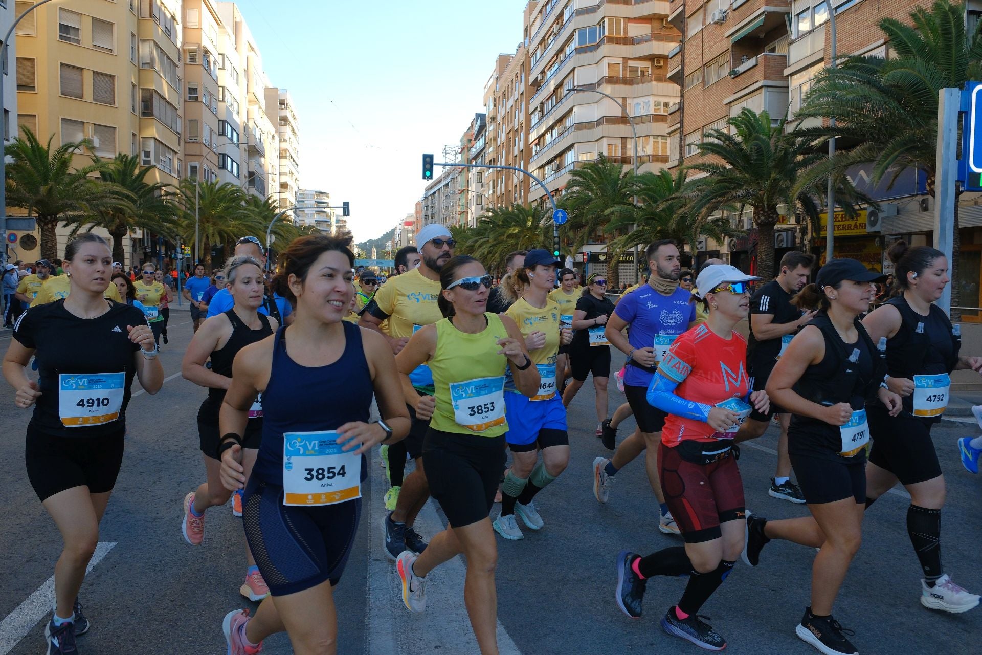 La Carrera del Mediterráneo reúne a 5.000 atletas y abre el mes del gran deporte en Alicante