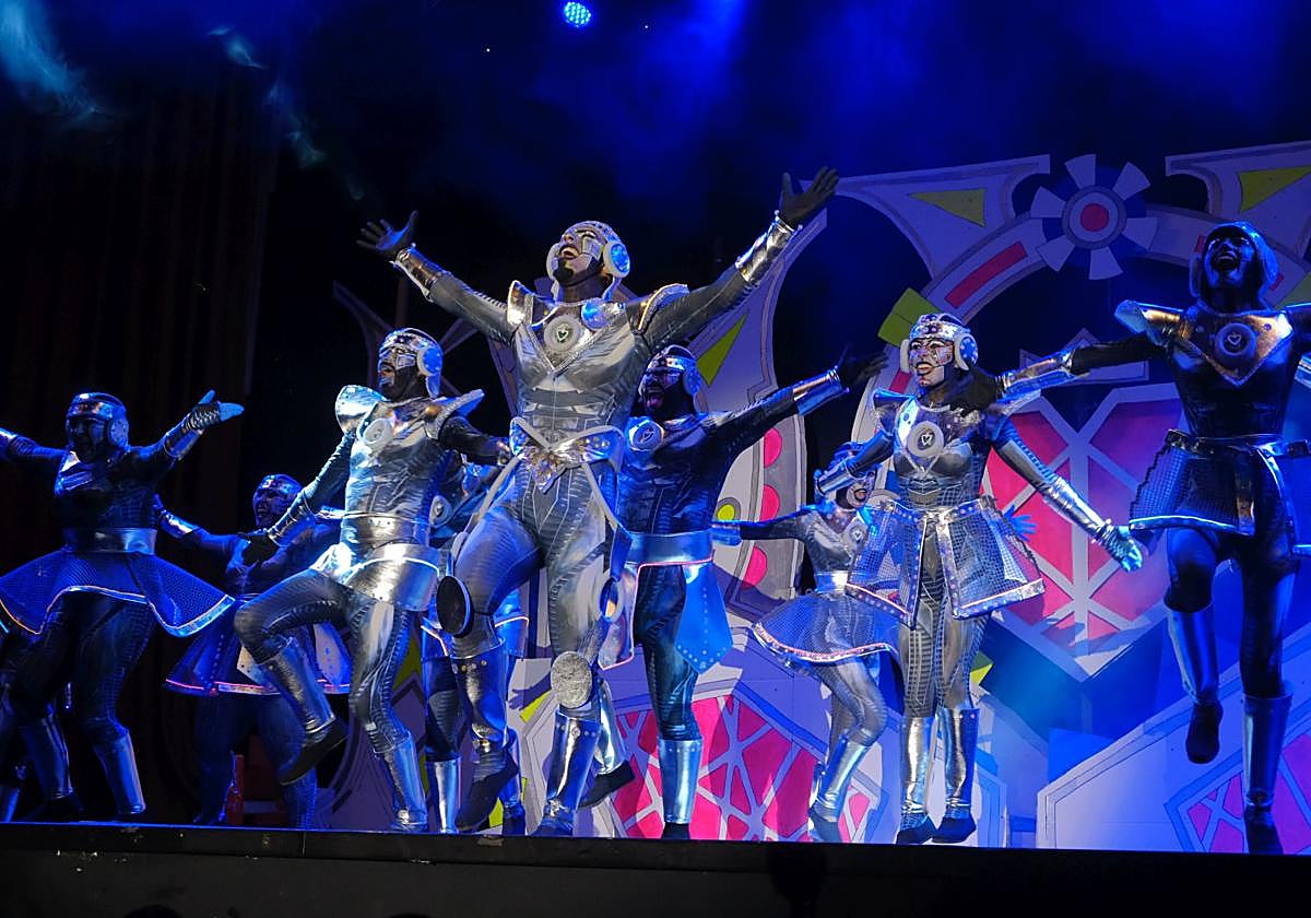 Las Hogueras se suben al escenario en la primera eliminatoria del certamen artístico