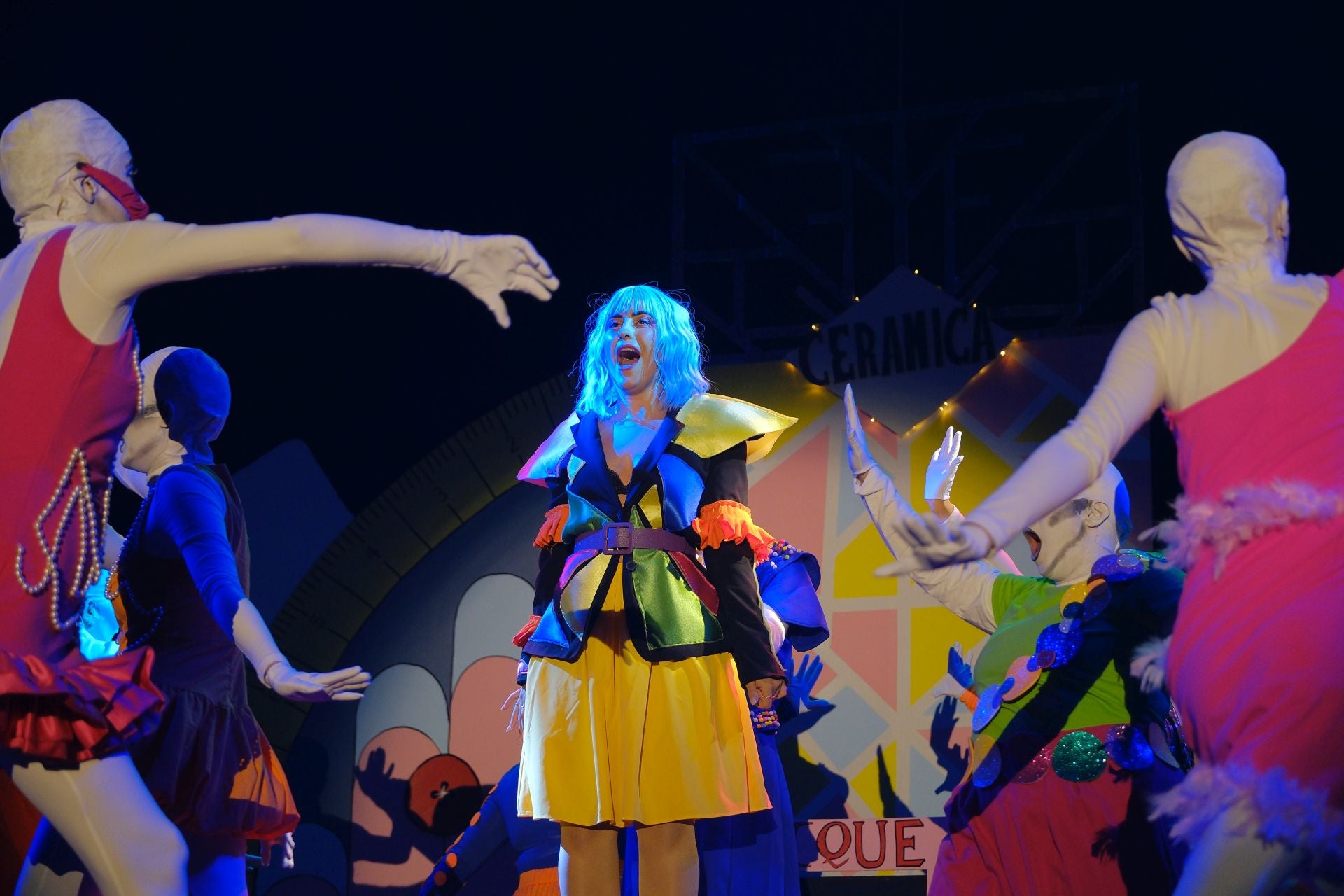 Las Hogueras se suben al escenario en la primera eliminatoria del certamen artístico