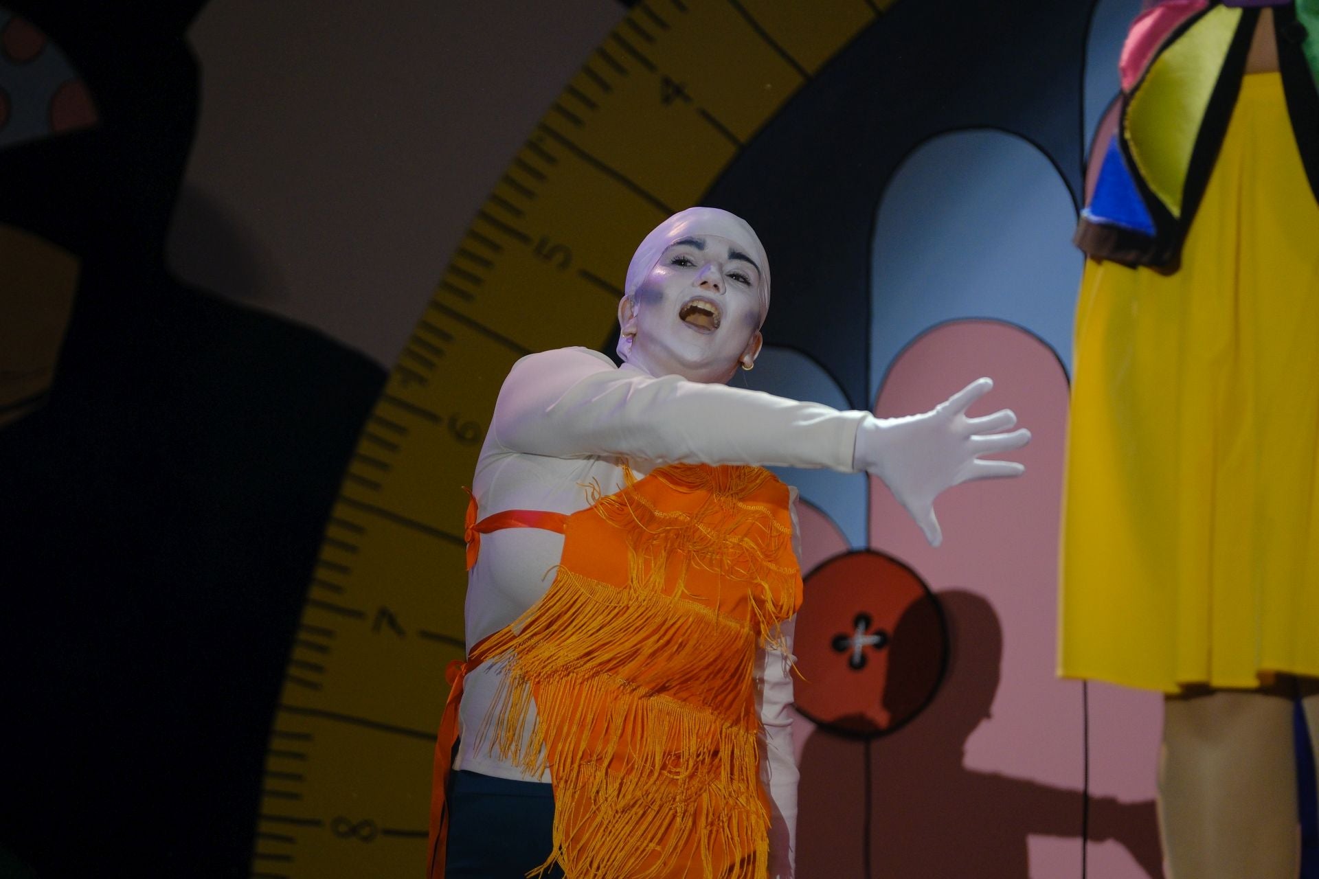 Las Hogueras se suben al escenario en la primera eliminatoria del certamen artístico