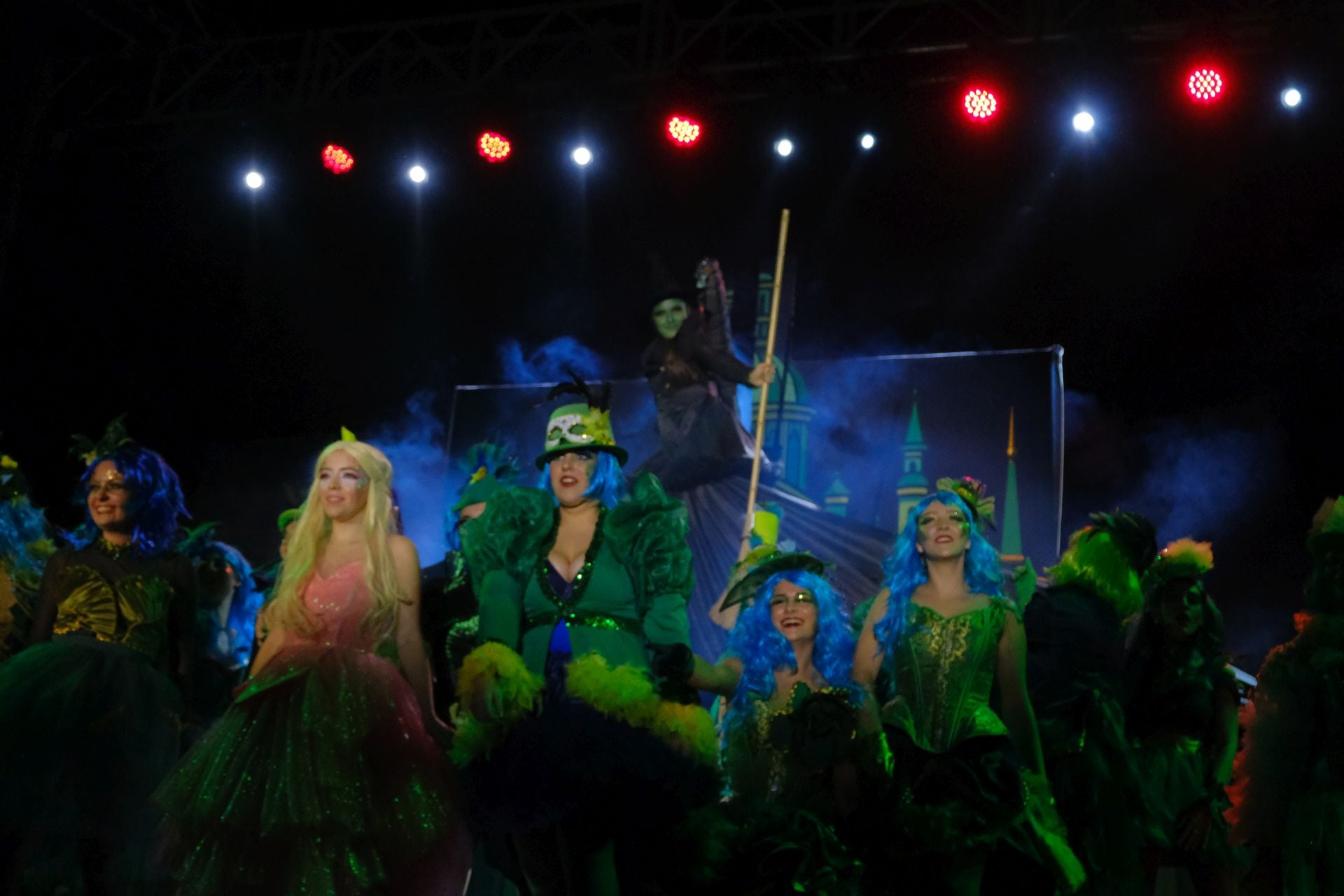 Las Hogueras se suben al escenario en la primera eliminatoria del certamen artístico