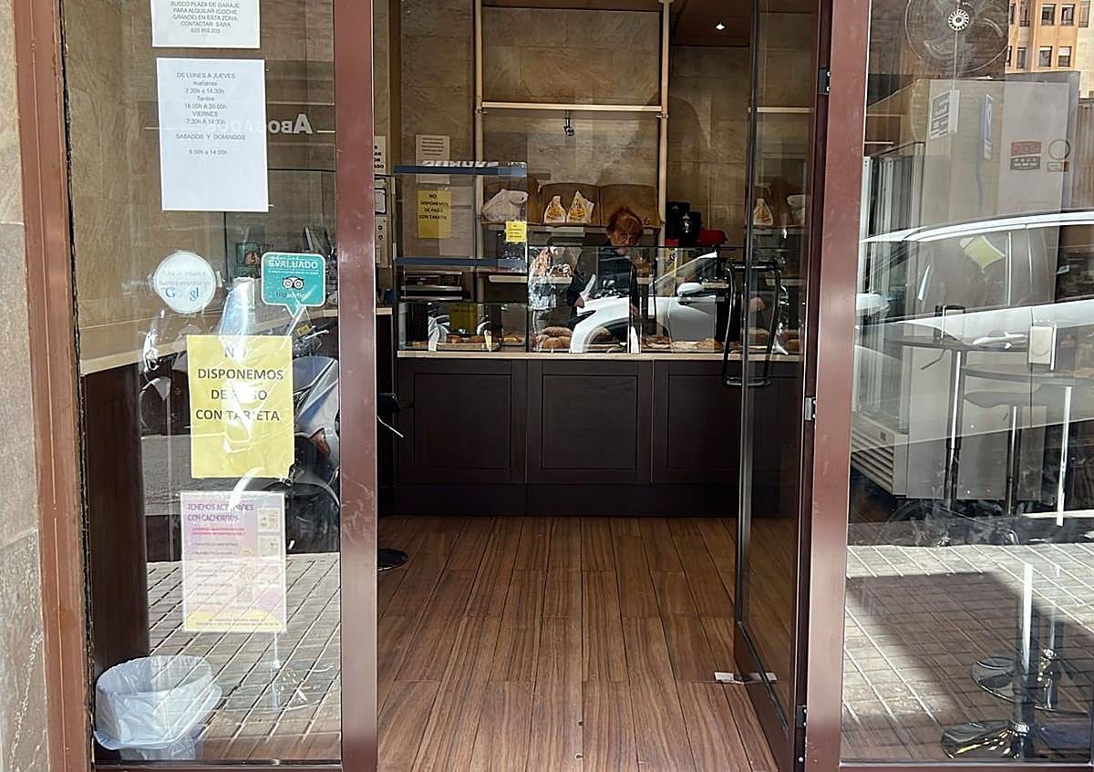 Imagen secundaria 1 - Several establishments in the Diputación area.