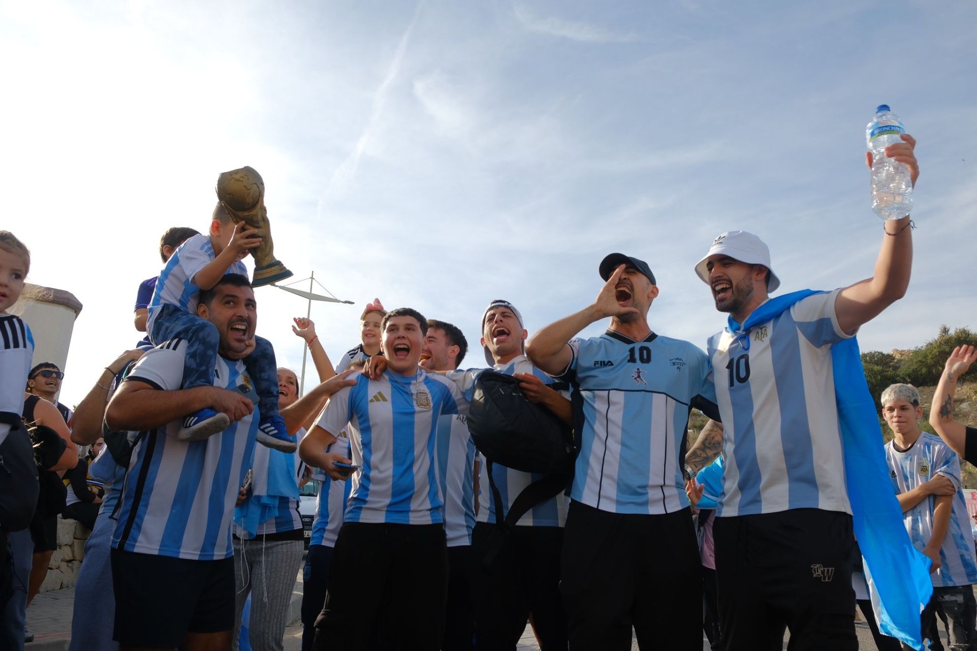 Fiebre albiceleste en Algorfa: Messi y la Selección argentina desatan la locura