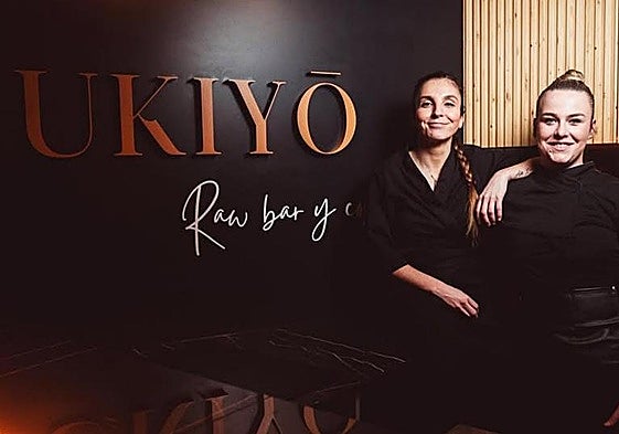 Andrea y Anais, en el Ukiyo del Mercado Central de Alicante.