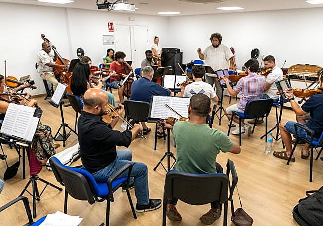 Ensayo de Virtuós Mediterrani en el Colegio de Médicos.