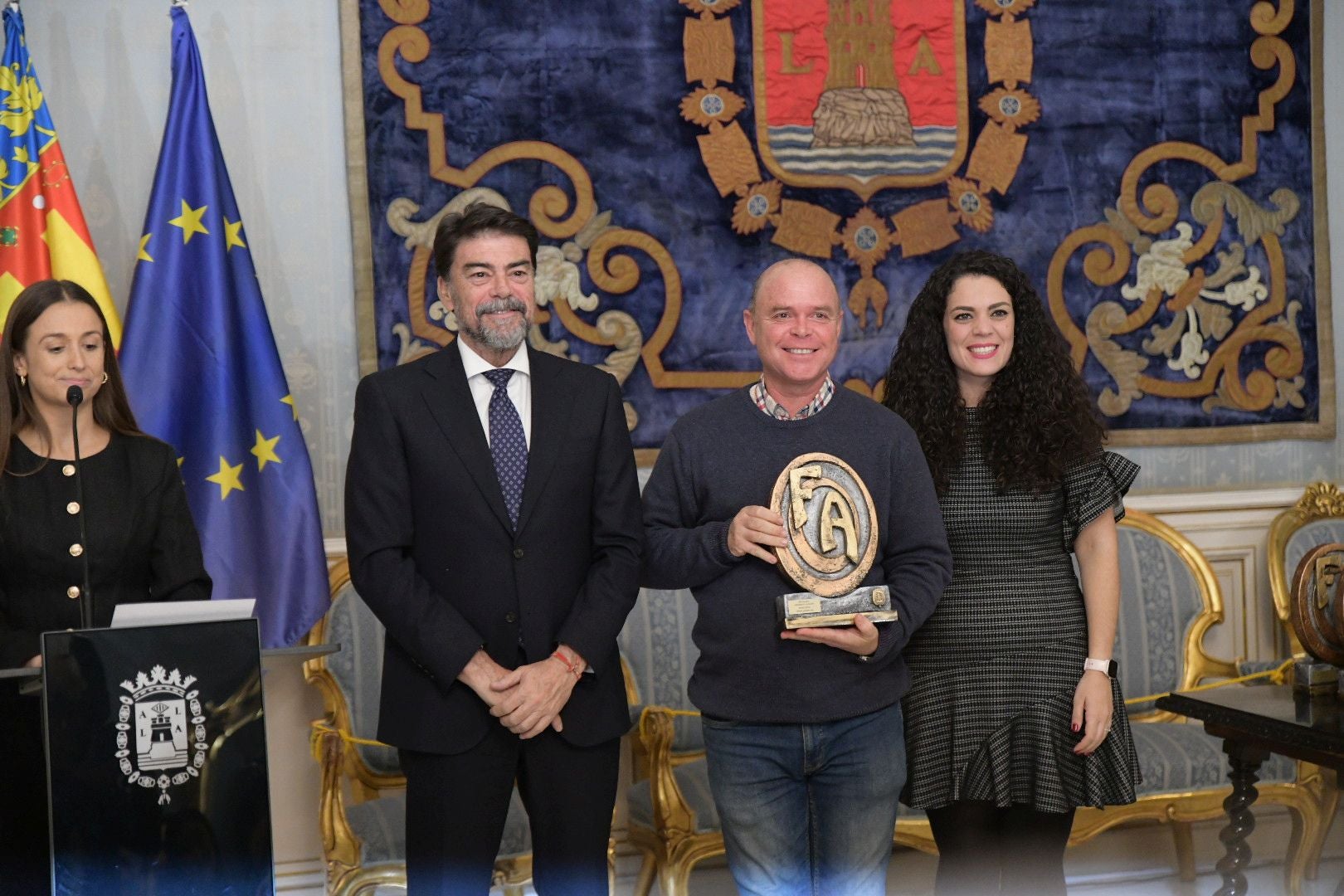 Los nominados a los premios &#039;Festers d&#039;Alacant&#039; recogen sus estatuillas
