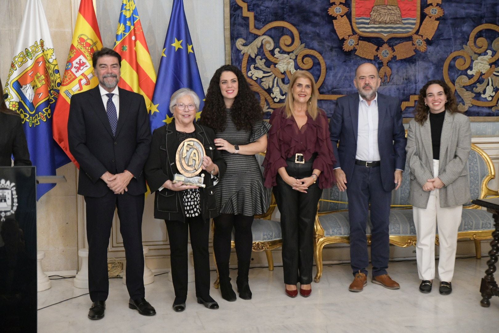 Los nominados a los premios &#039;Festers d&#039;Alacant&#039; recogen sus estatuillas