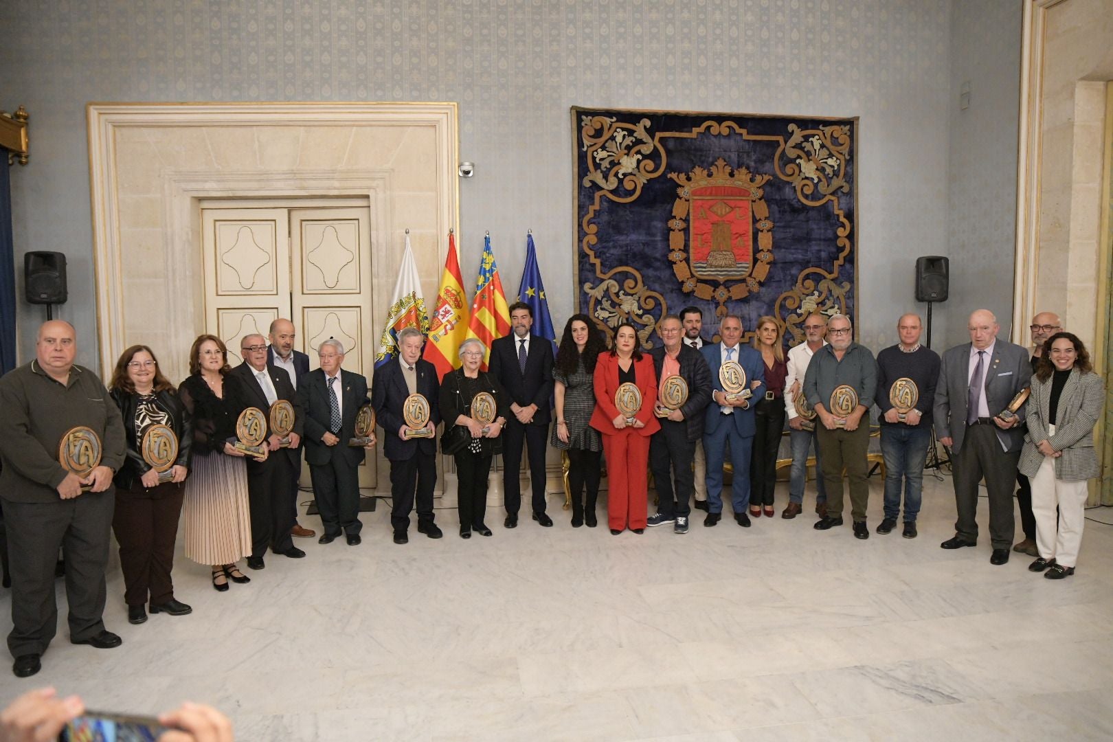 Los nominados a los premios &#039;Festers d&#039;Alacant&#039; recogen sus estatuillas