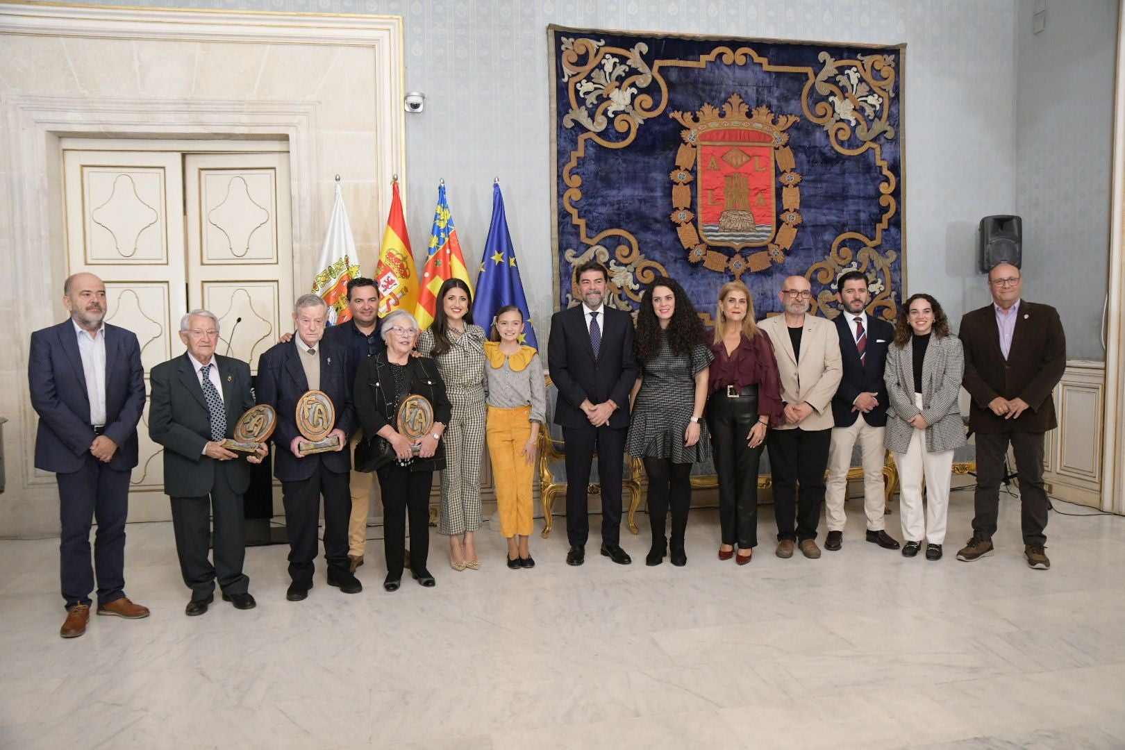Los nominados a los premios &#039;Festers d&#039;Alacant&#039; recogen sus estatuillas