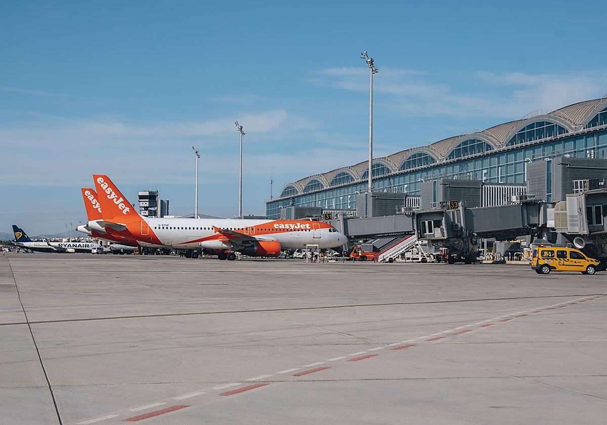 Aviones de Easyjet en el aeropuerto de Alicante-Elche.