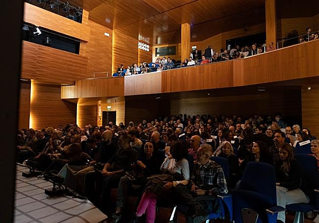 Público de la Muestra en el Teatre Arniches de Alicante.