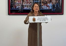 El concurso navideño invita a comercios y hostelería de Elche a transformar sus escaparates con propuestas creativas estas fiestas.