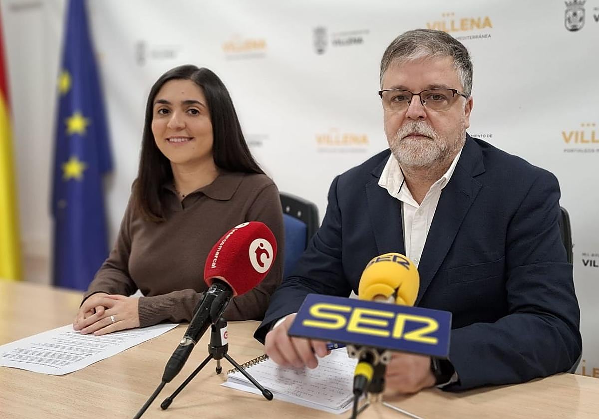 El alcalde Fulgencio Cerdán y la concejala Alba Laserna durante el anuncio del apoyo extraordinario a APAC.