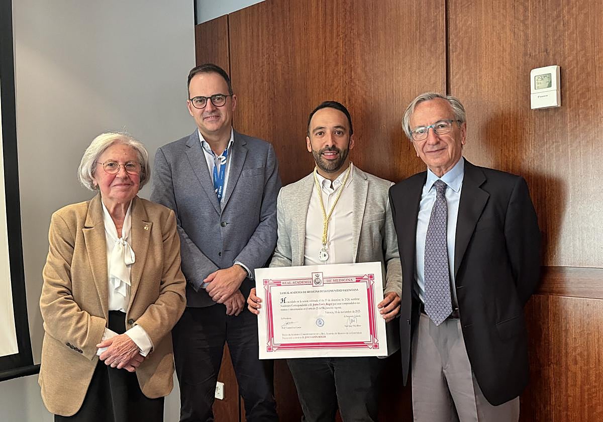 The award ceremony was attended by prominent representatives from the medical and academic sectors of the province of Alicante.