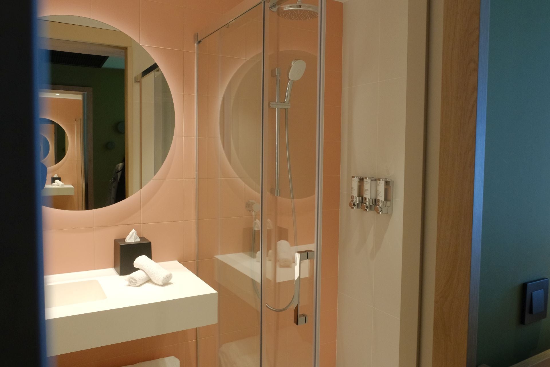 El aeropuerto de Alicante-Elche ya tiene hotel: Hampton by Hilton abre sus puertas