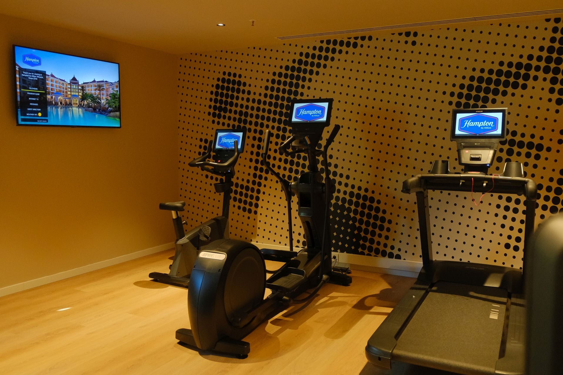 El aeropuerto de Alicante-Elche ya tiene hotel: Hampton by Hilton abre sus puertas