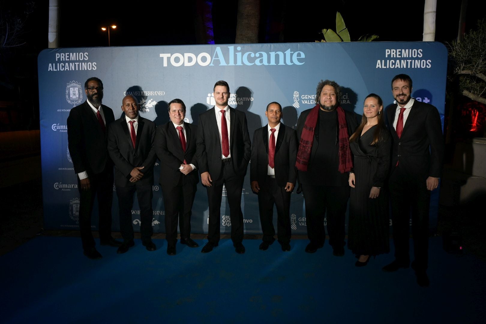 Búscate en el photocall de los Premios Alicantinos