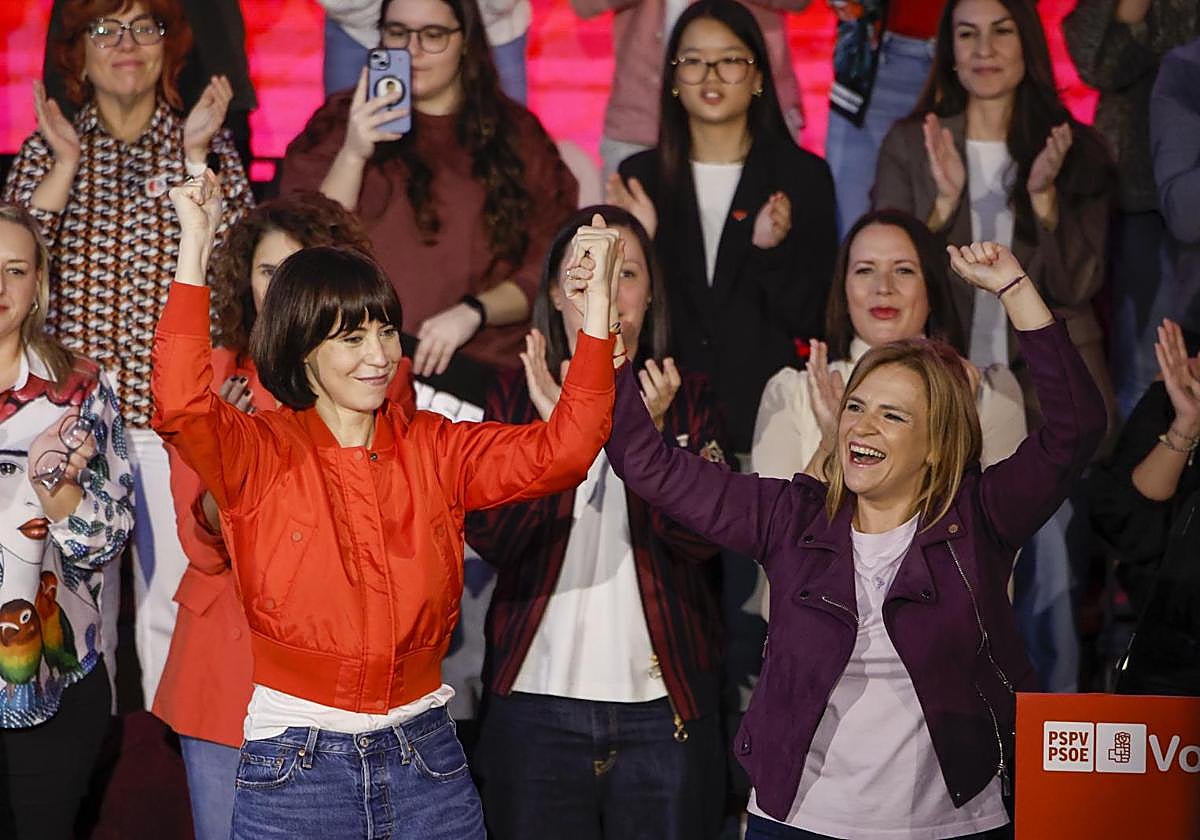 Diana Morant y Pilar Bernabé, en un acto del PSPV.