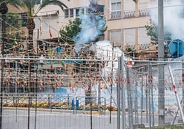 Mascletà de las Hogueras en la plaza de los Luceros.