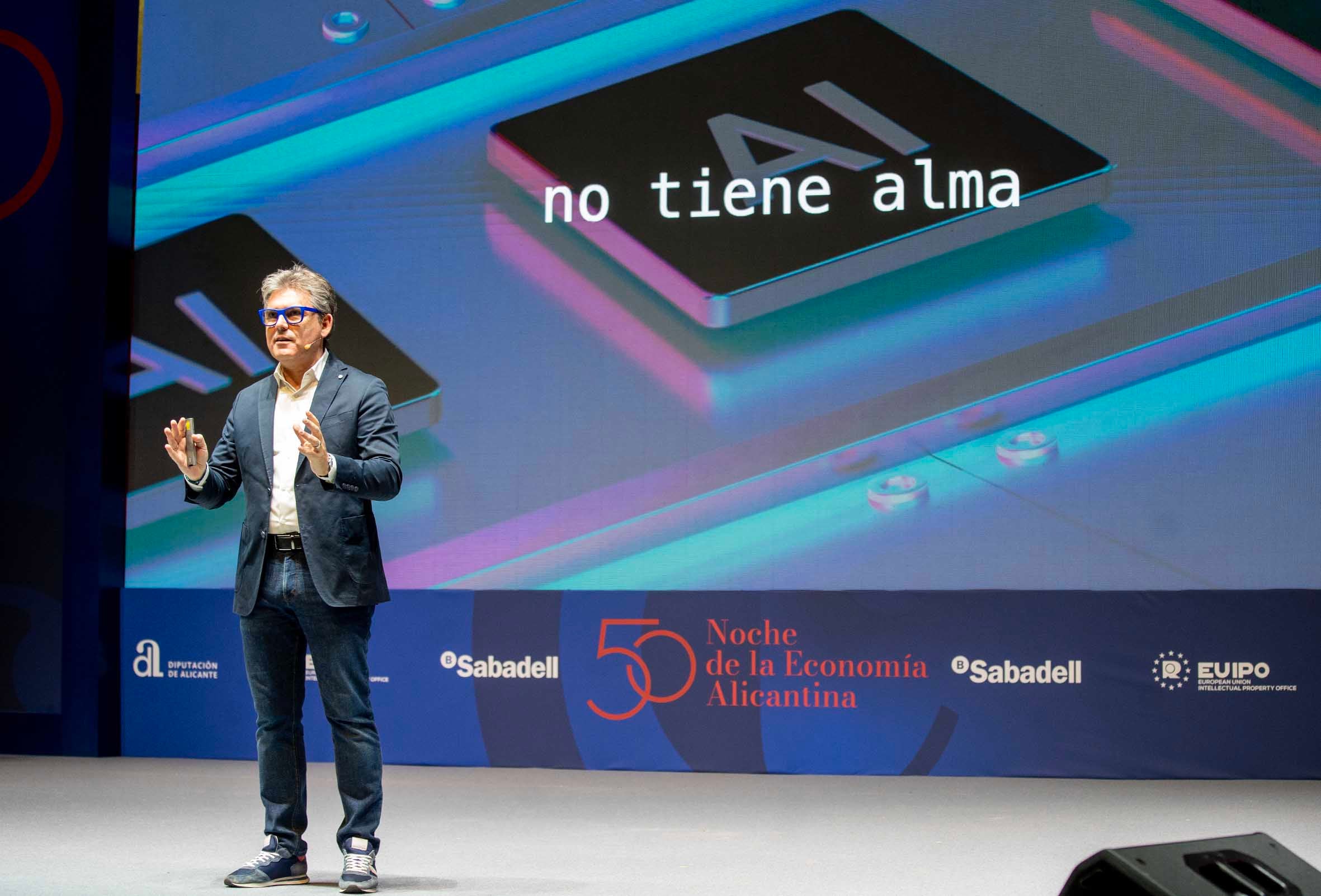 FOTOS | La Noche de la Economía Alicantina: medio siglo premiando el talento empresarial de la provincia