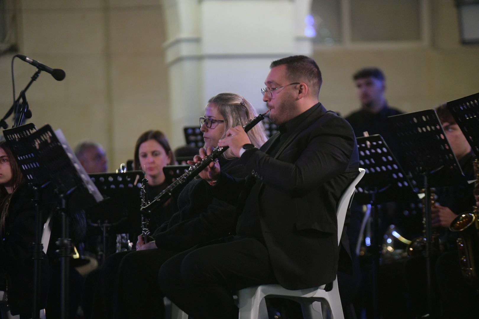 La inauguración del Belén gigante de Alicante transforma la plaza en un espectáculo de luz y magia