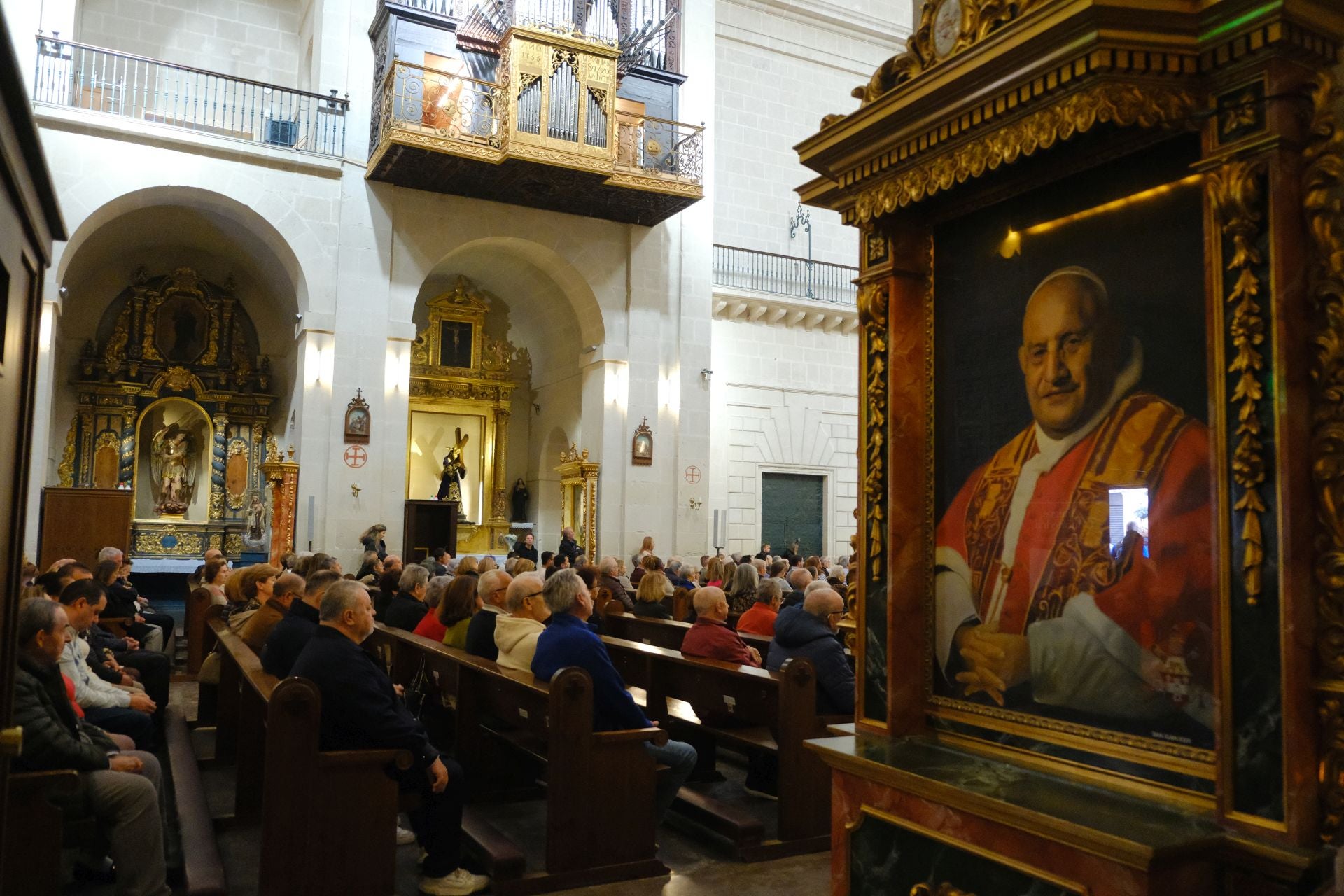 Alicante se rinde ante la Virgen del Remedio en su 75 aniversario como Alcaldesa Perpetua