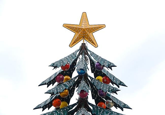 Detalles de las luces del 'árbol mágico'.