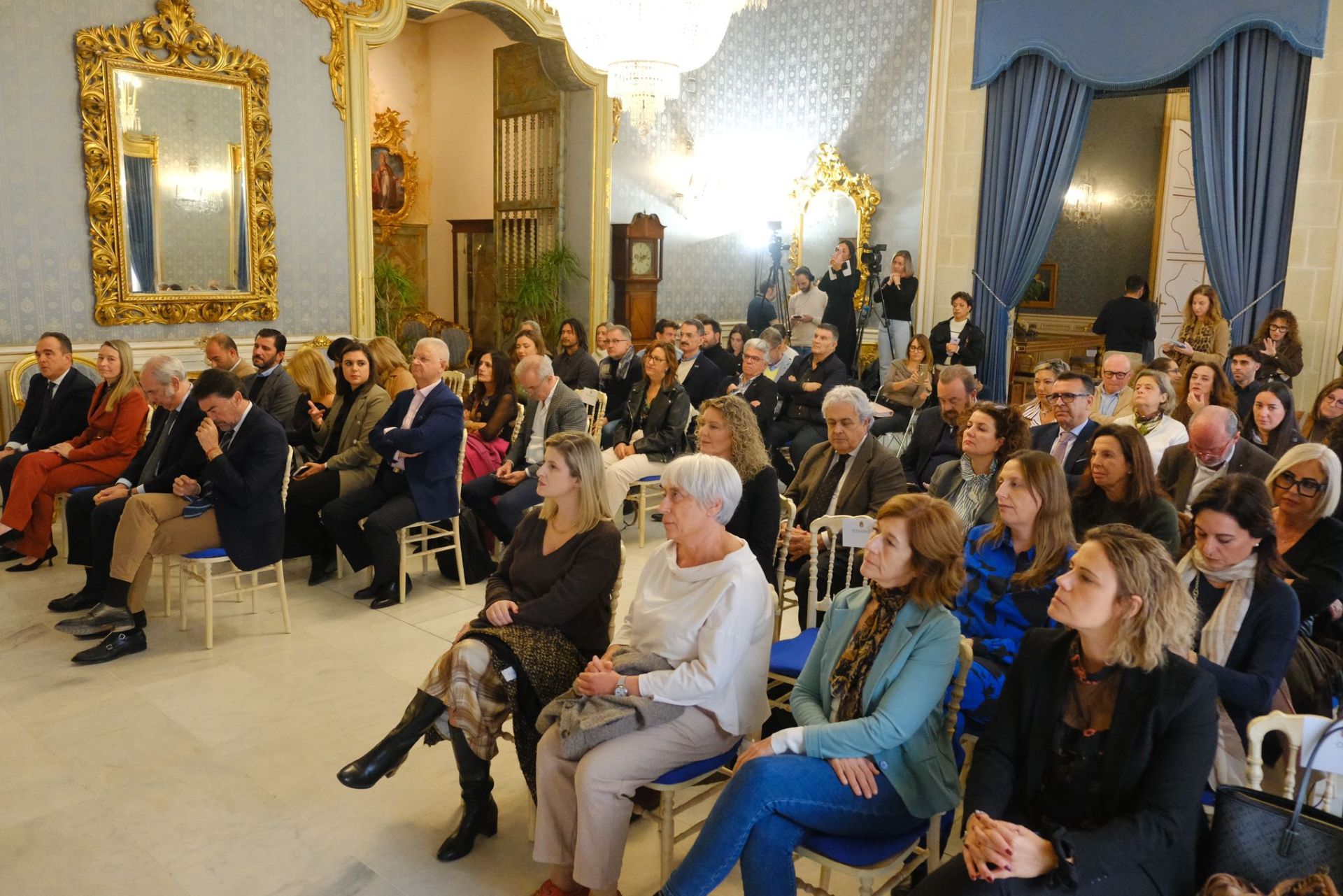 Imagen secundaria 2 - Varios momentos del acto. 