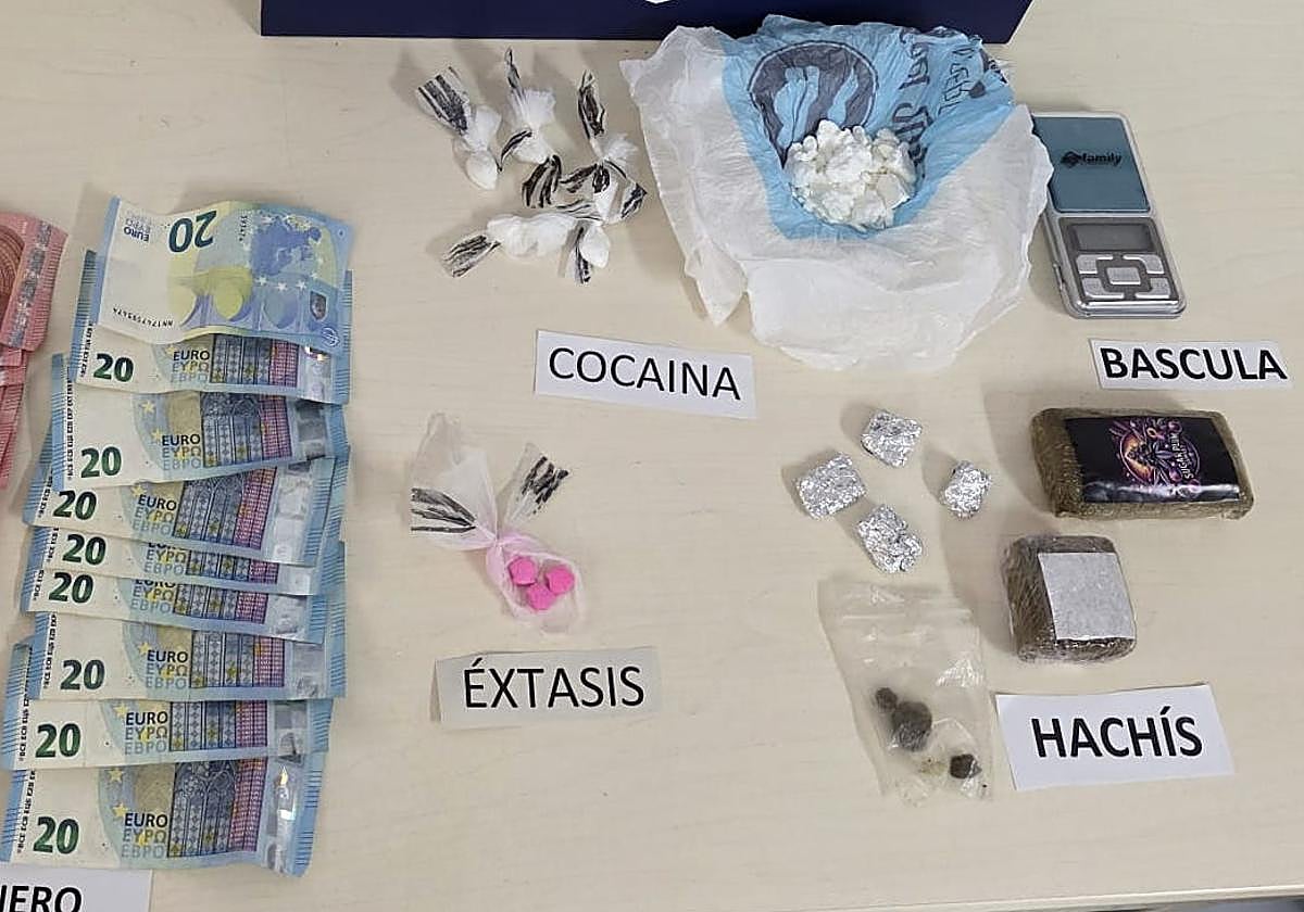 Droga intervenida por la Policía Nacional en San Vicente.