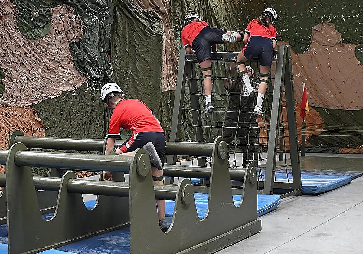 Schoolchildren from Alicante during a visit to the MOE facilities in Rabasa.