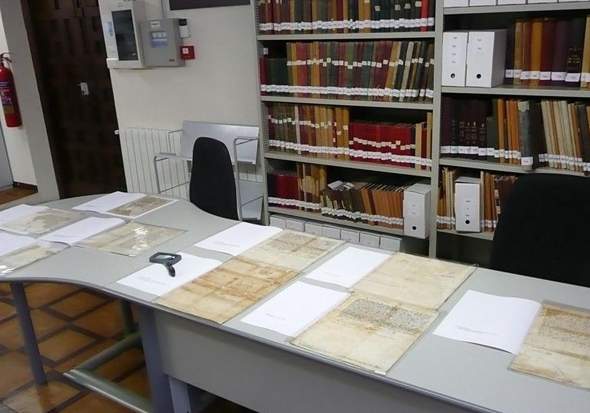 El Archivo Municipal de Villena incrementa su actividad en 2025 con un notable aumento de consultas y préstamos.