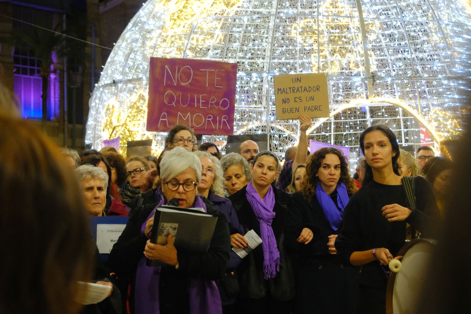 Alicante levanta la voz contra la violencia de género el 25N