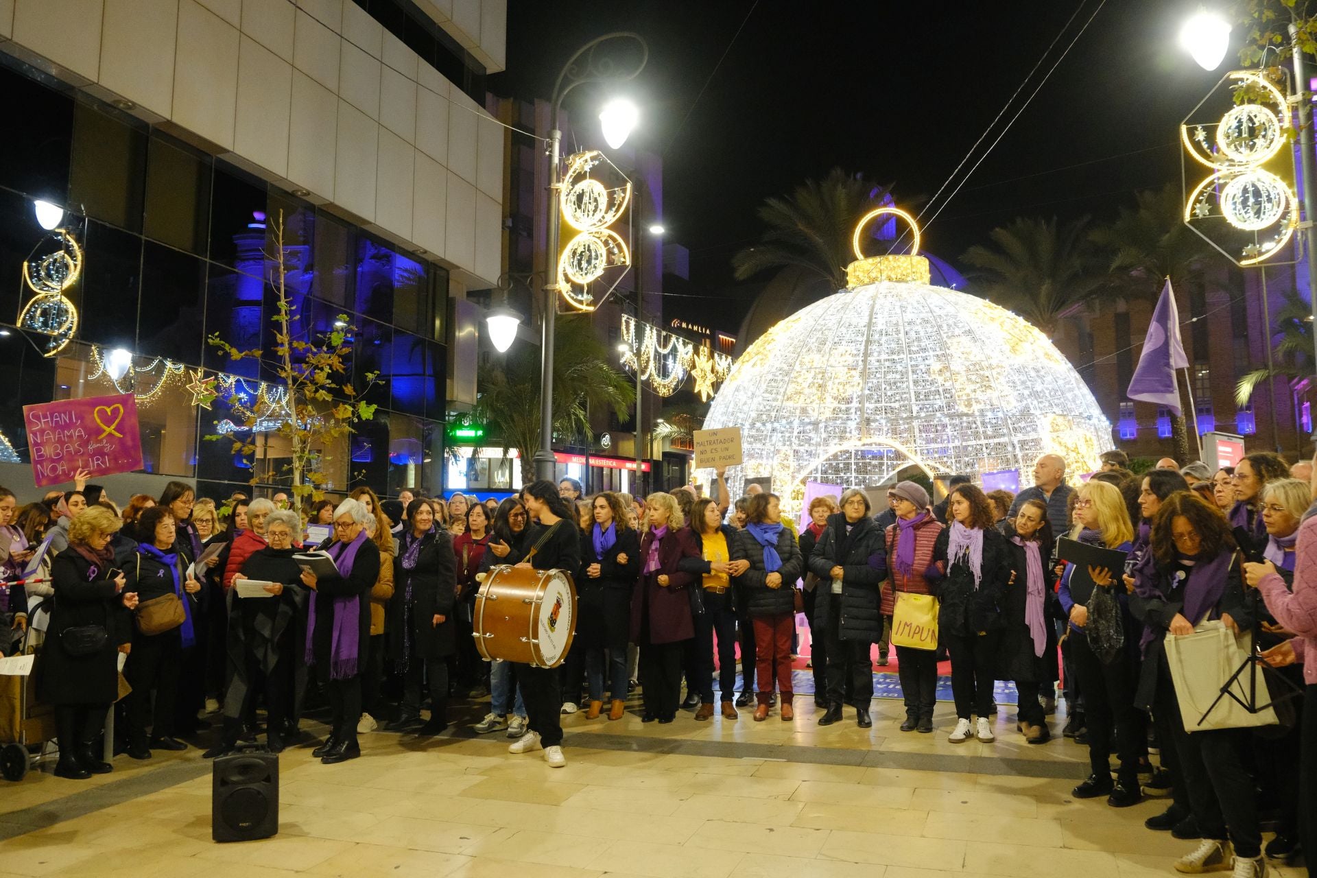 Alicante levanta la voz contra la violencia de género el 25N