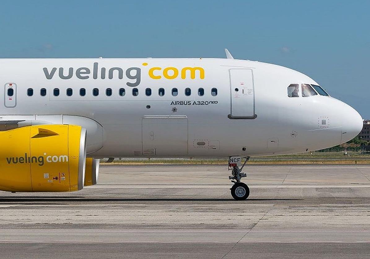 Vueling aircraft in Alicante.