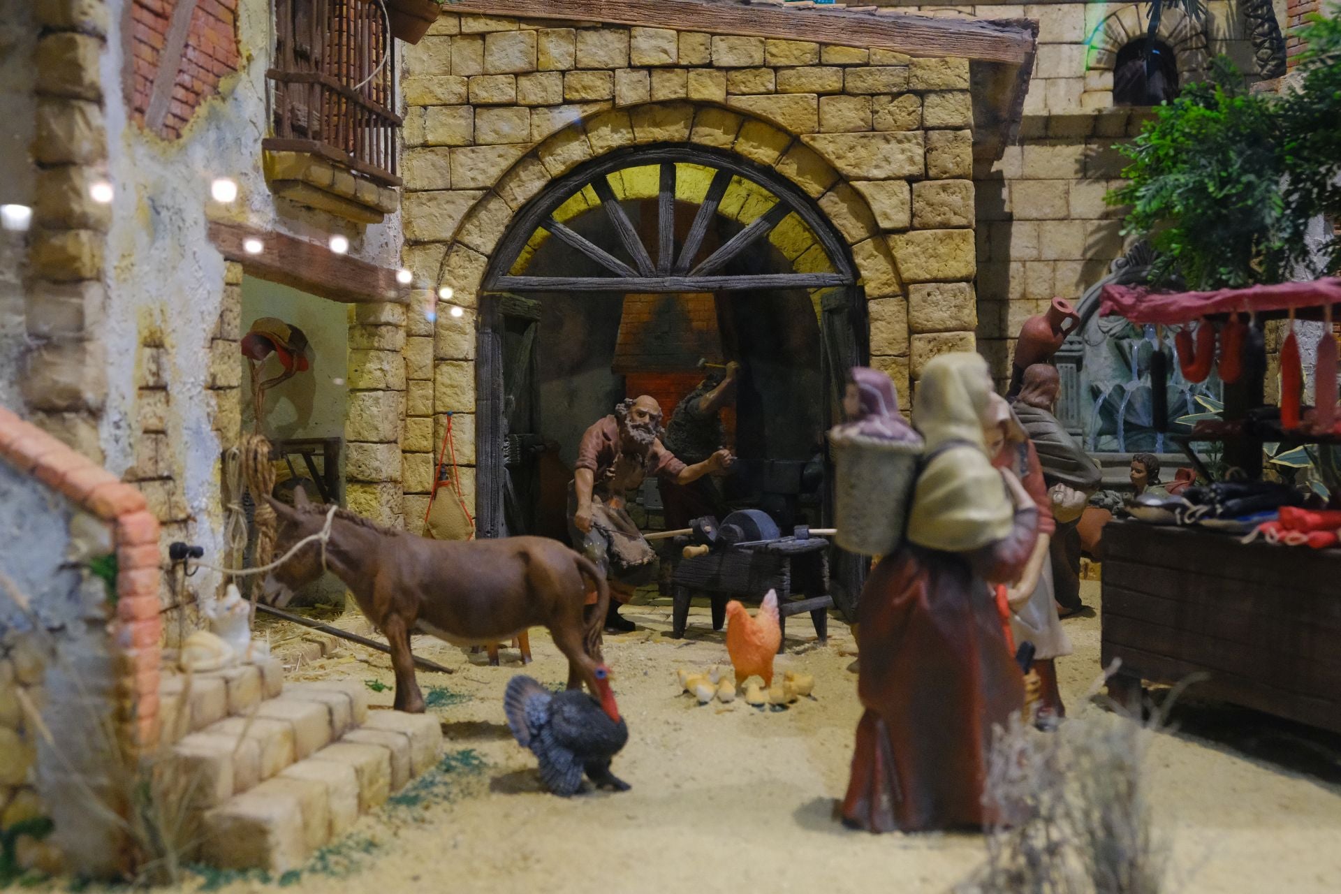 Villancicos, luz y tradición en la inauguración del Belén Social en Alicante