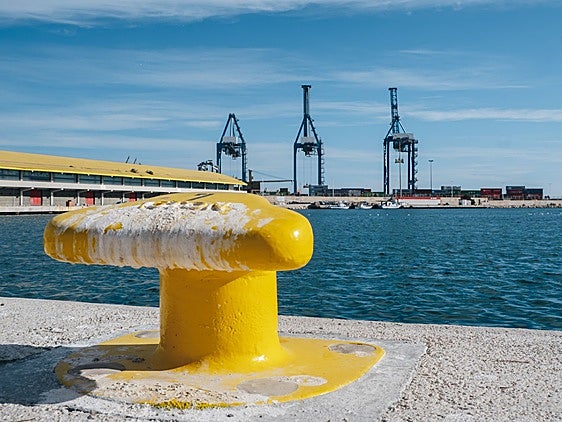 Puerto comercial de Alicante.