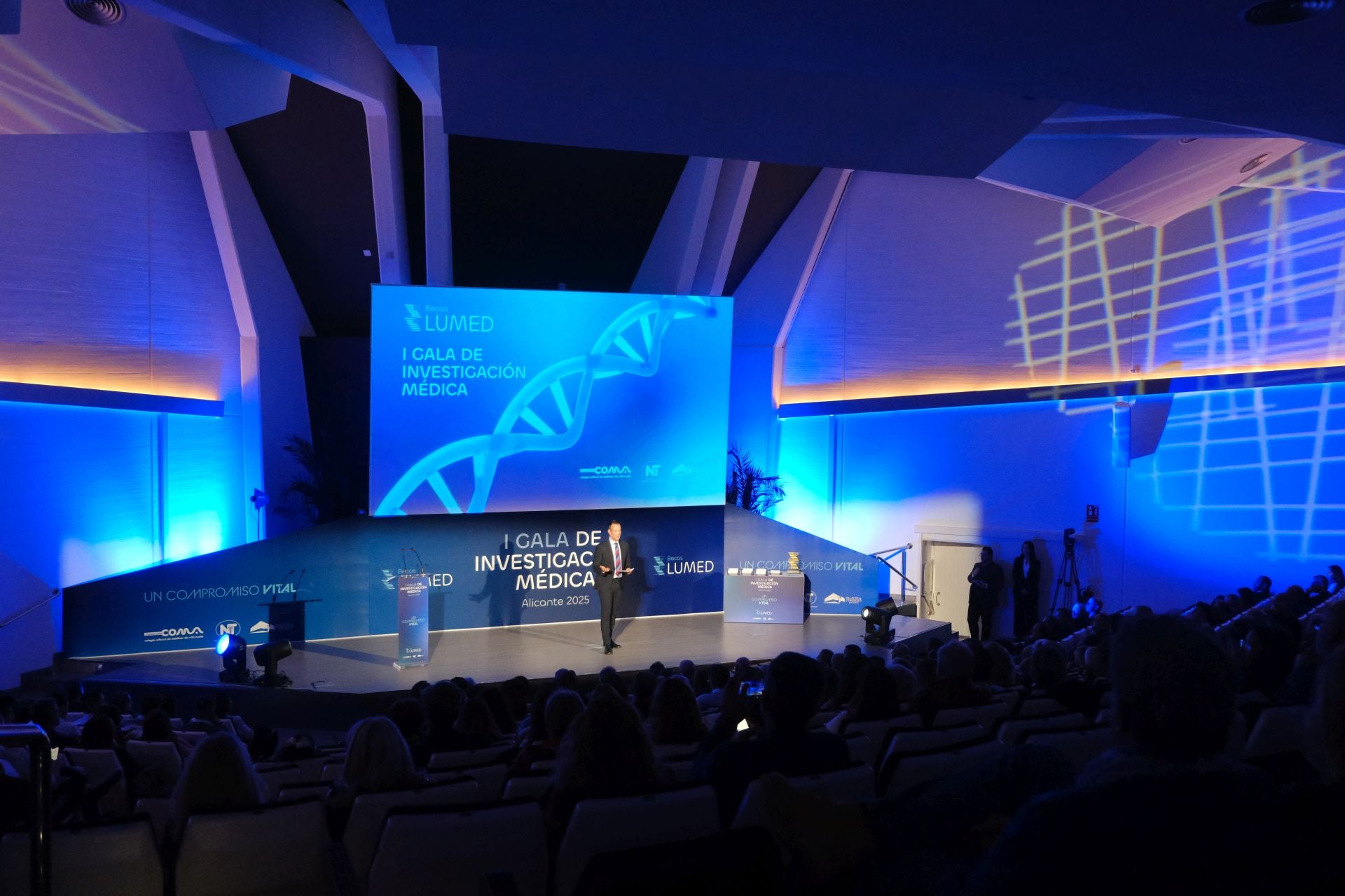 Así ha sido la I Gala Becas LUMED celebrada en Alicante