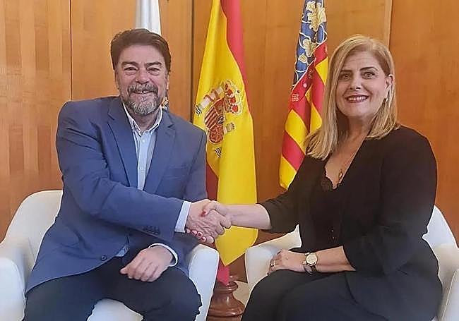 Barcala and Robledillo at the closure of the 2025 Budget agreement.