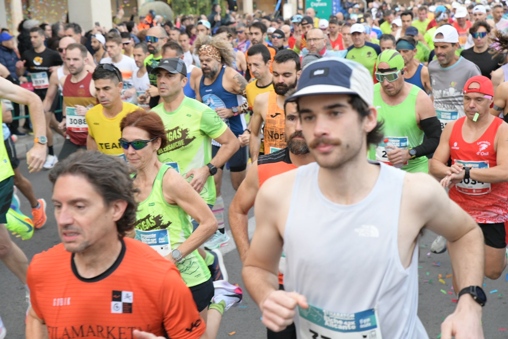 El éxito de la primera maratón Elche y Alicante augura futuras ediciones